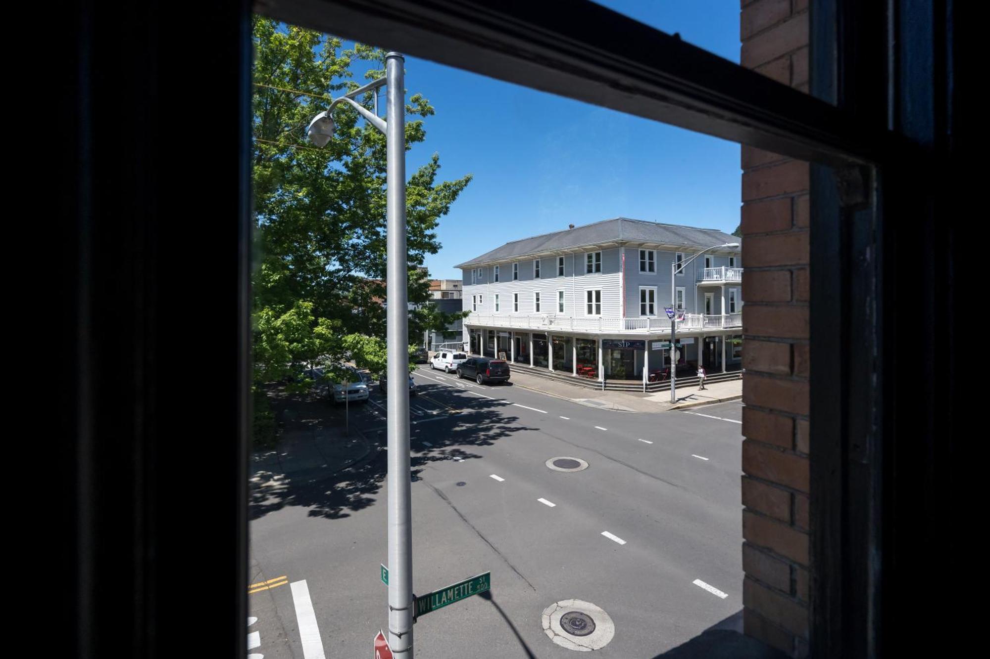 The 505 Eugene Apartment Exterior photo